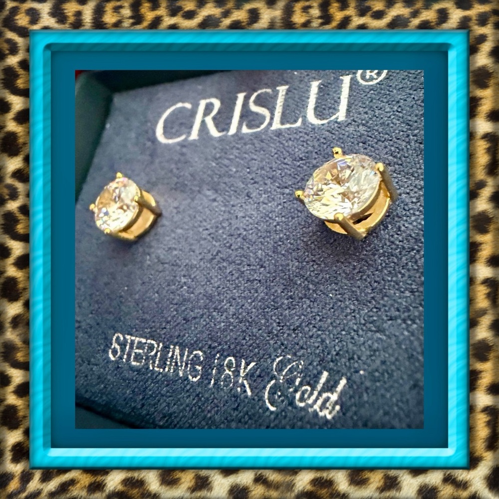👑✅PRICE FIRM✅Sparkling CZ .925 Sterling Silver 18kt GP Stud Earrings. Brand New!